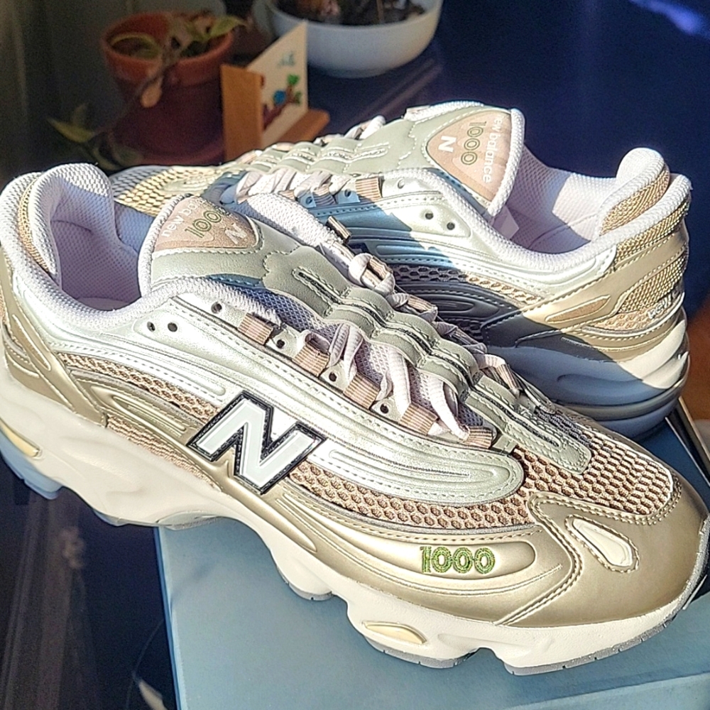 New Balance 1000 Beige And White, Mens 9.5